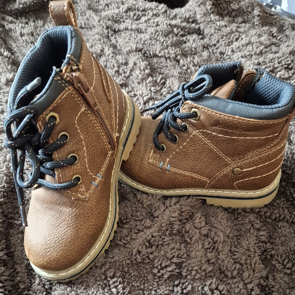 Eddie Bauer Boys Boots